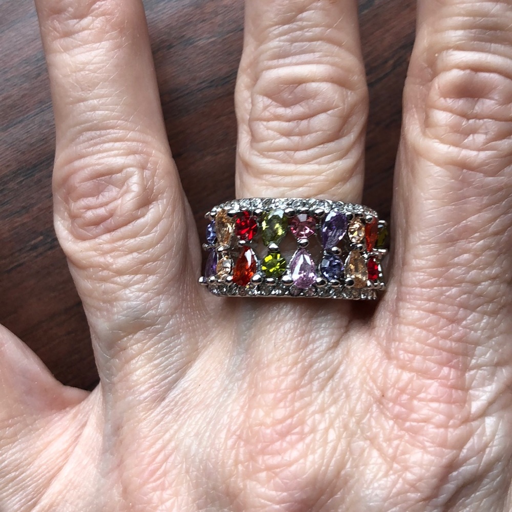 NWOT SS MULTI GEM RING, 7